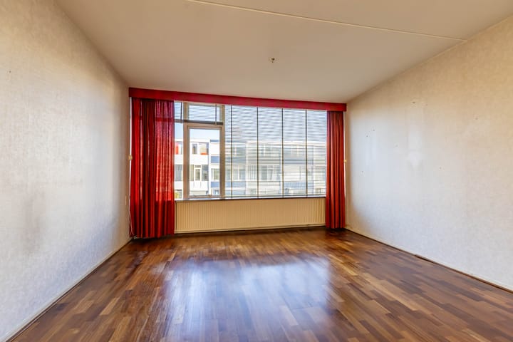 Photo 3 of Topaasstraat 18