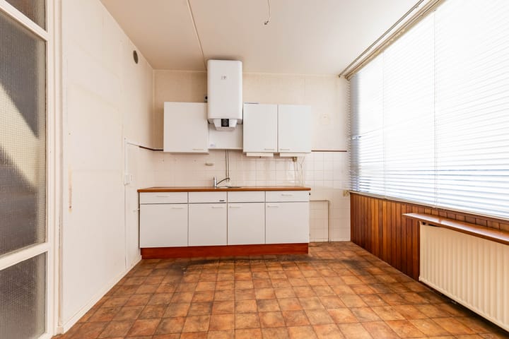 Photo 4 of Topaasstraat 18