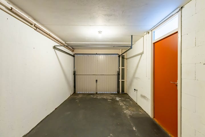 Photo 8 of Topaasstraat 18