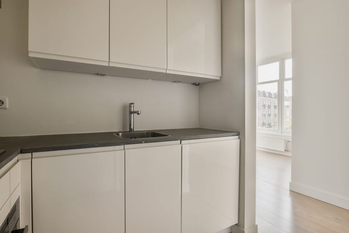 Photo 12 of Sumatrastraat 35-D