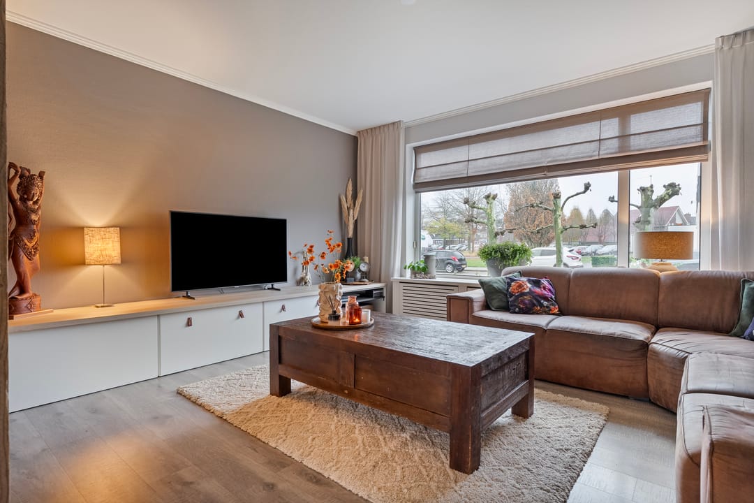 Photo 11 of Julianastraat 22