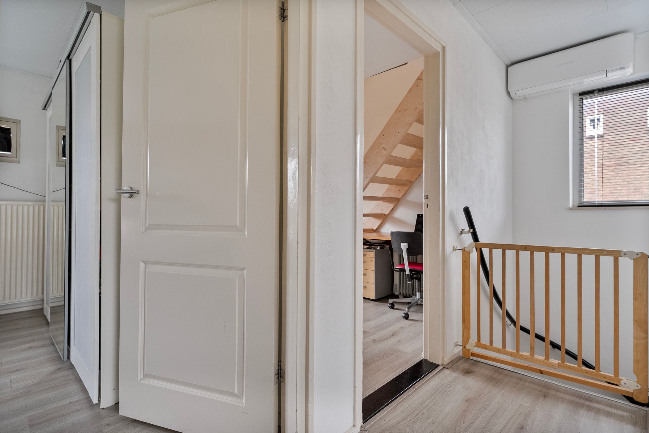 Photo 15 of Julianastraat 22