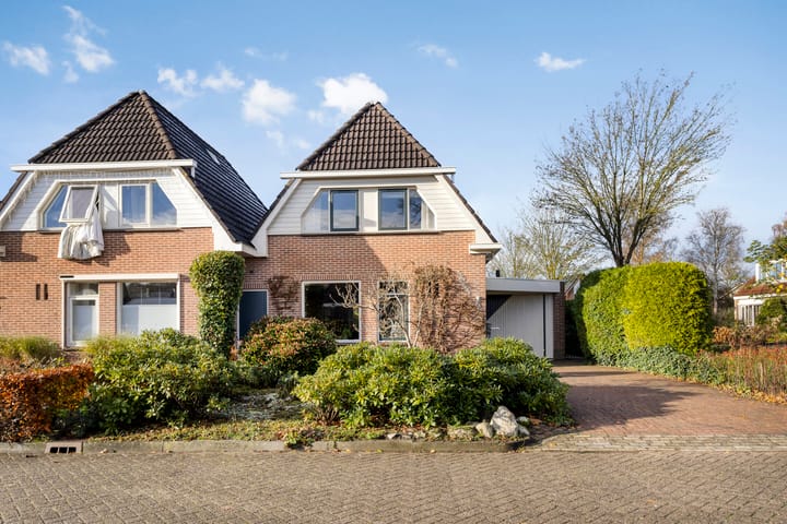 Photo 2 of Winkelmaad 37