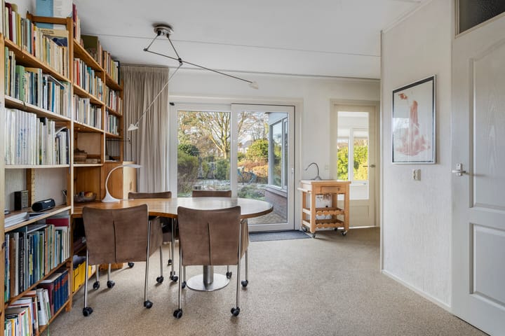 Photo 11 of Winkelmaad 37