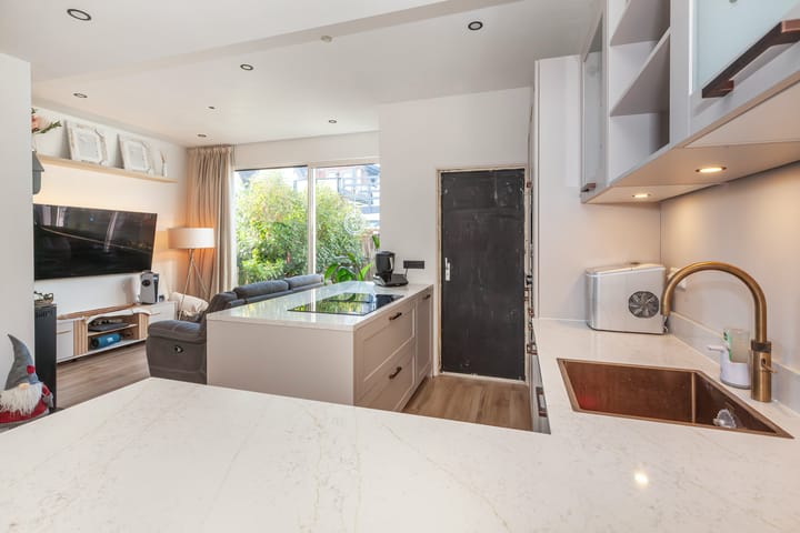 Photo 7 of Graaf van Bloisstraat 65