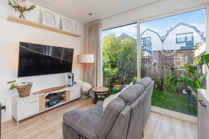 Photo 9 of Graaf van Bloisstraat 65