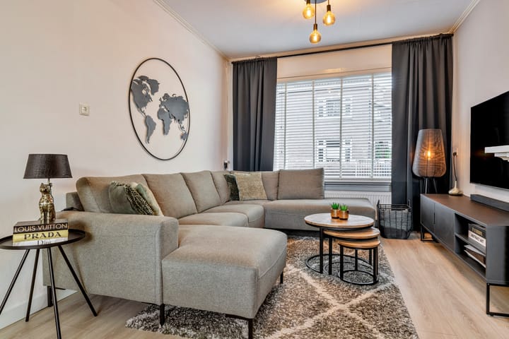 Foto 4 van Van Meterenstraat 12