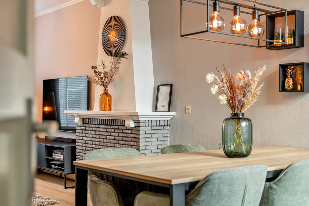 Photo 8 of Van Meterenstraat 12