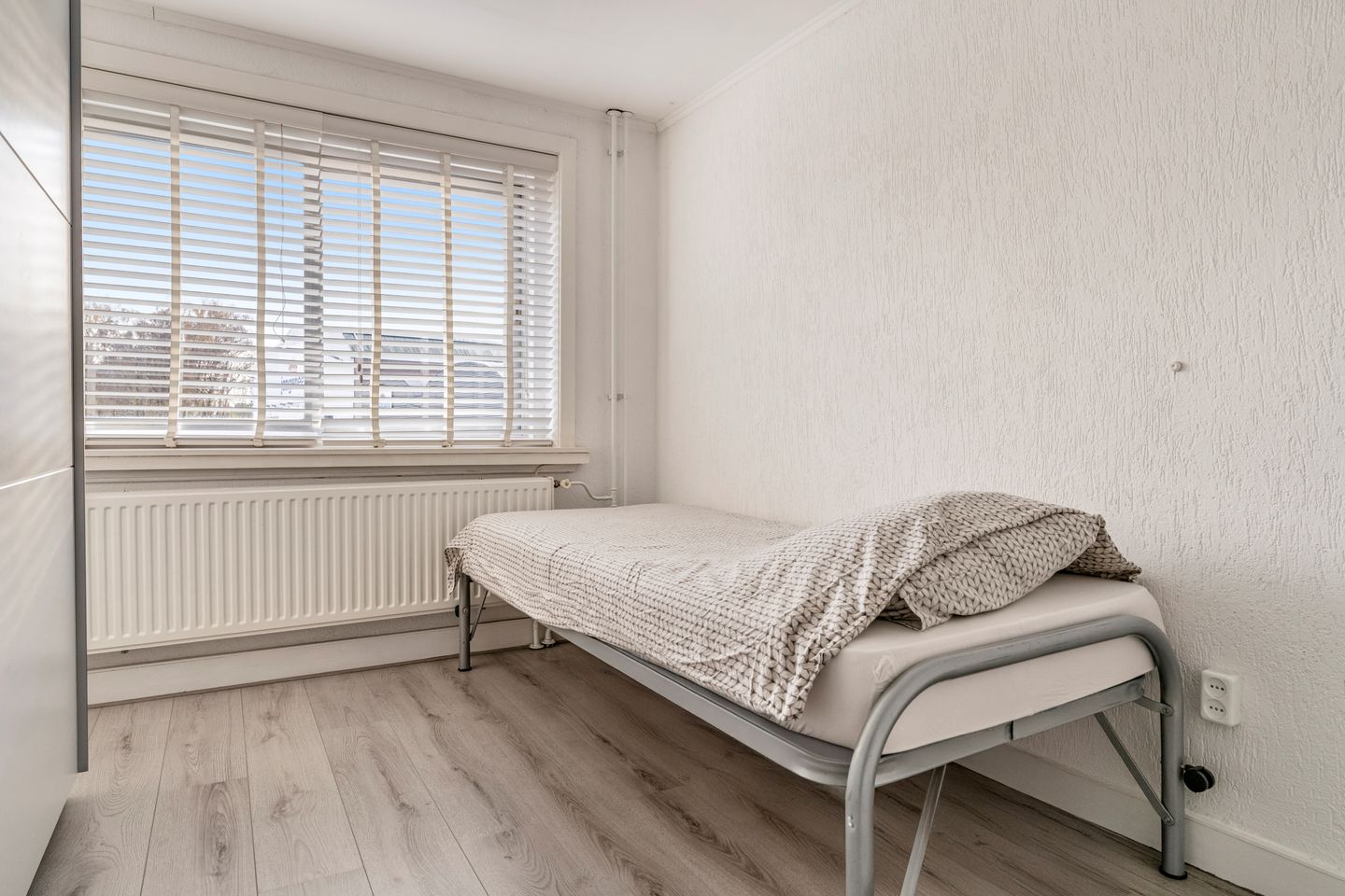 Photo 25 of Van Meterenstraat 12