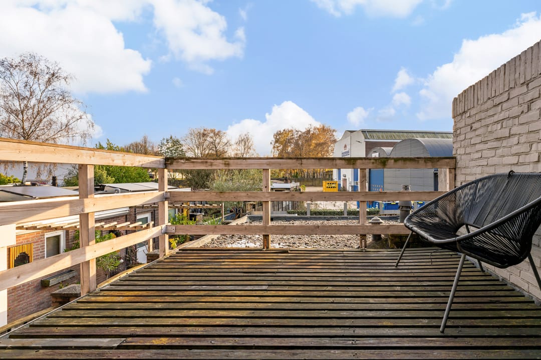 Photo 28 of Van Meterenstraat 12