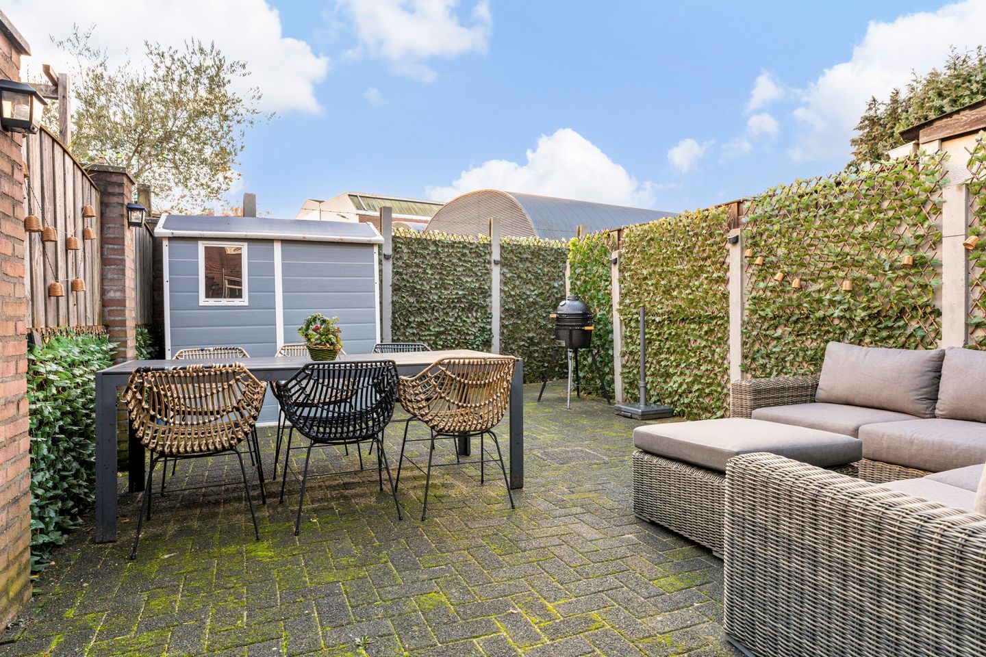 Photo 34 of Van Meterenstraat 12