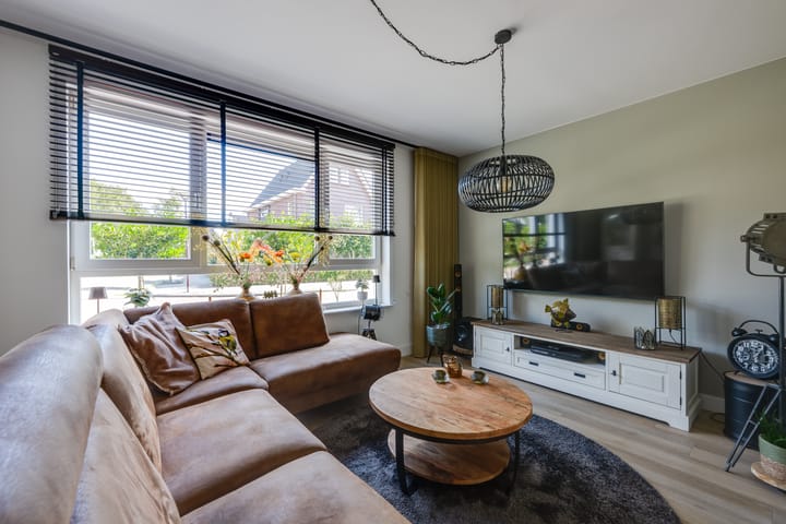 Foto 2 van Wilgenroos 15