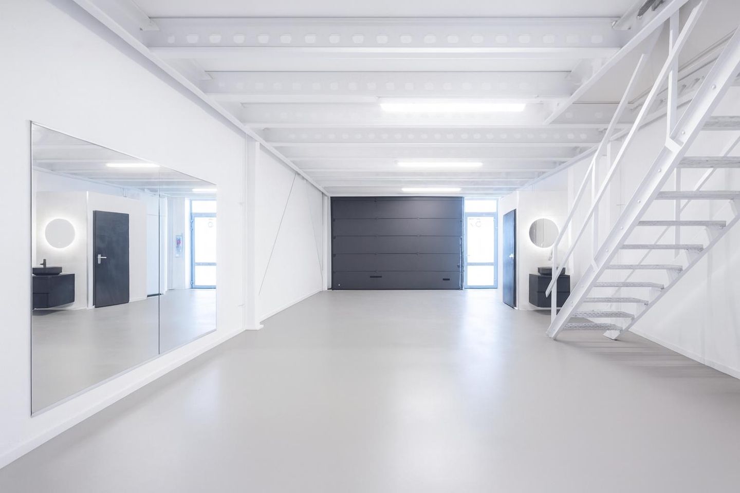 Bekijk foto 4 van Christa Ehrlichhof 57