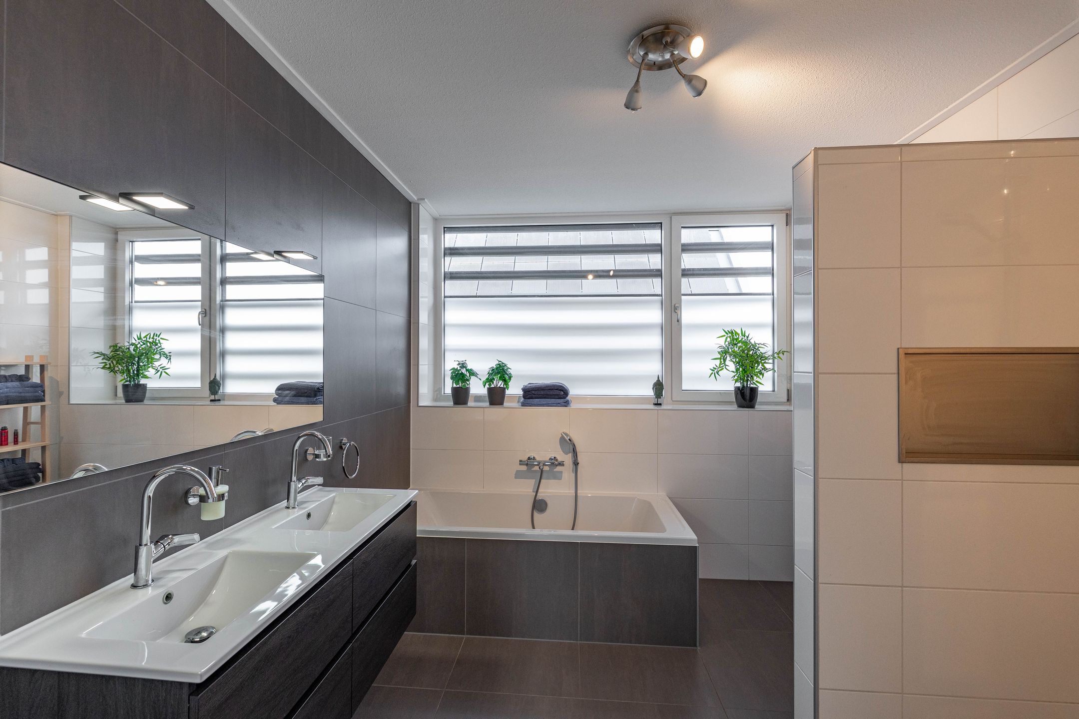 Photo 42 of Meeroeverslaan 211