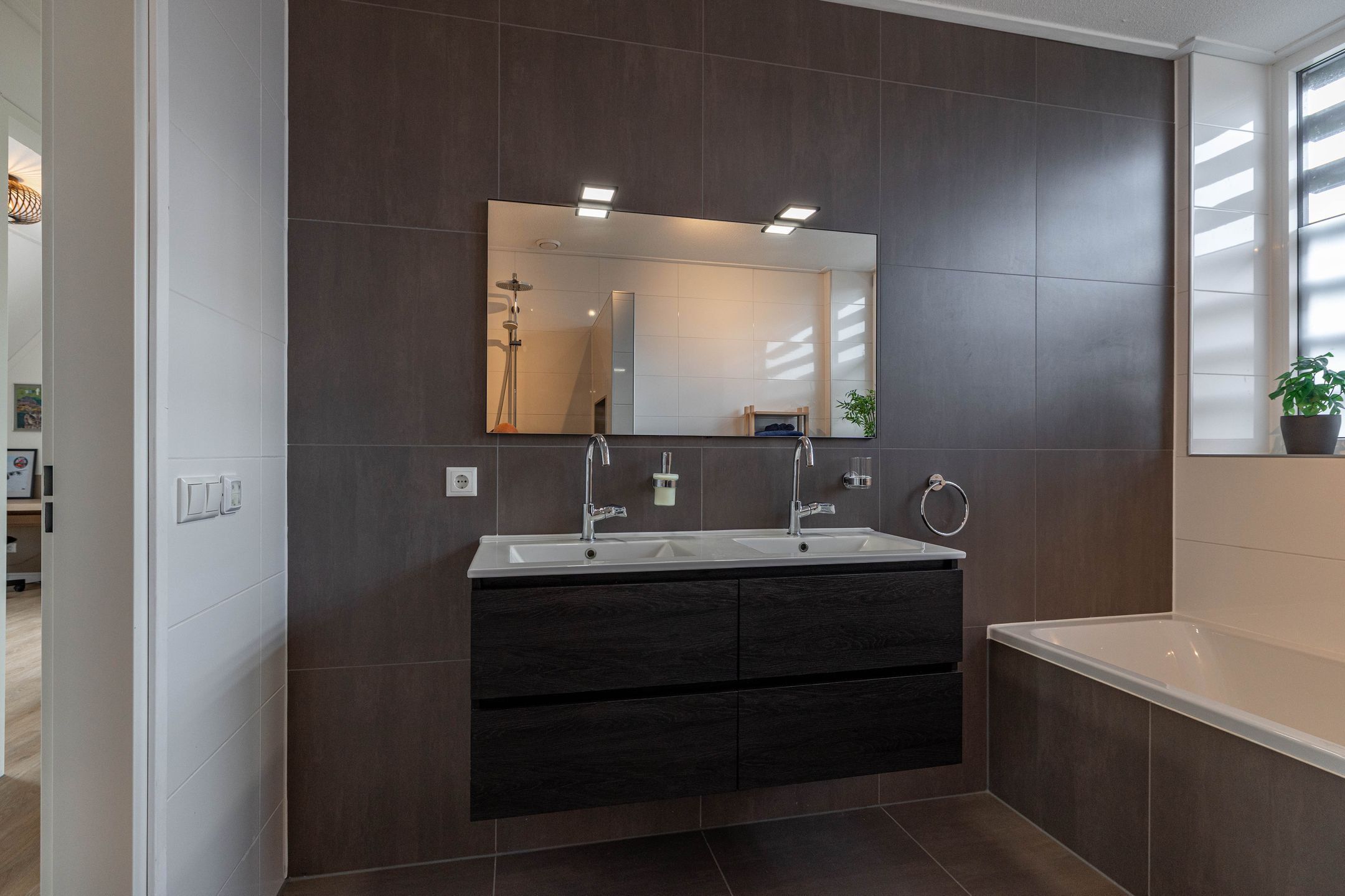 Photo 48 of Meeroeverslaan 211