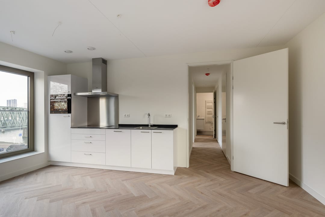 Photo 13 of Oranjeboomstraat 4-S