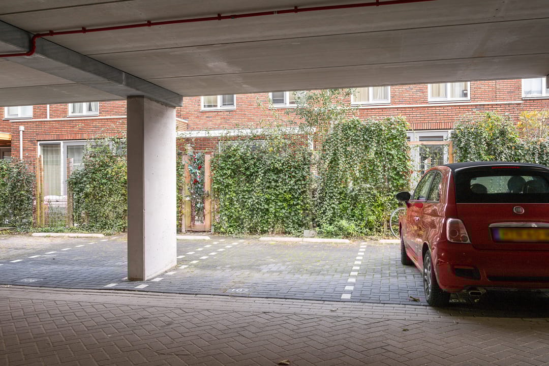 Photo 28 of Oranjeboomstraat 4-S