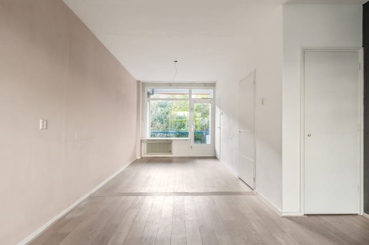 Photo 9 of Van Ostadelaan 84