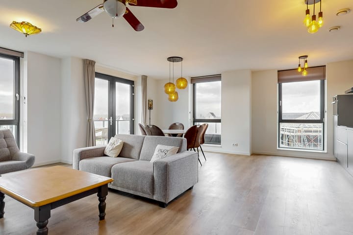 Photo 4 of Robert Hofstadterstraat 42