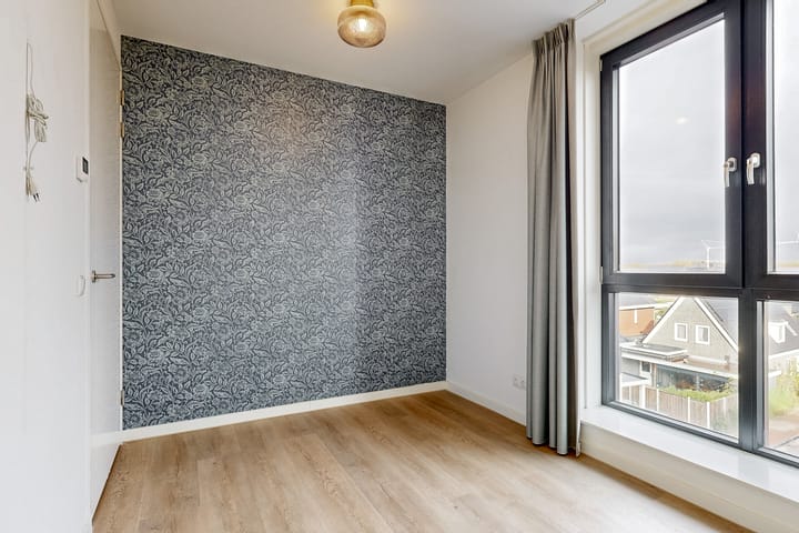 Foto 10 van Robert Hofstadterstraat 42