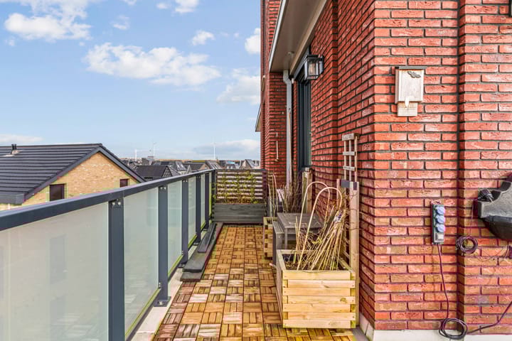 Foto 28 van Robert Hofstadterstraat 42