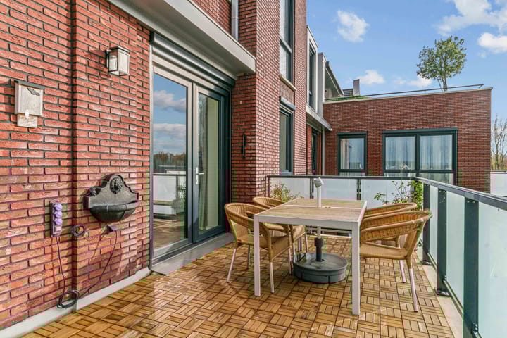 Foto 29 van Robert Hofstadterstraat 42