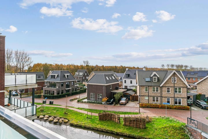 Foto 30 van Robert Hofstadterstraat 42