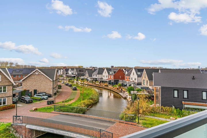 Foto 31 van Robert Hofstadterstraat 42