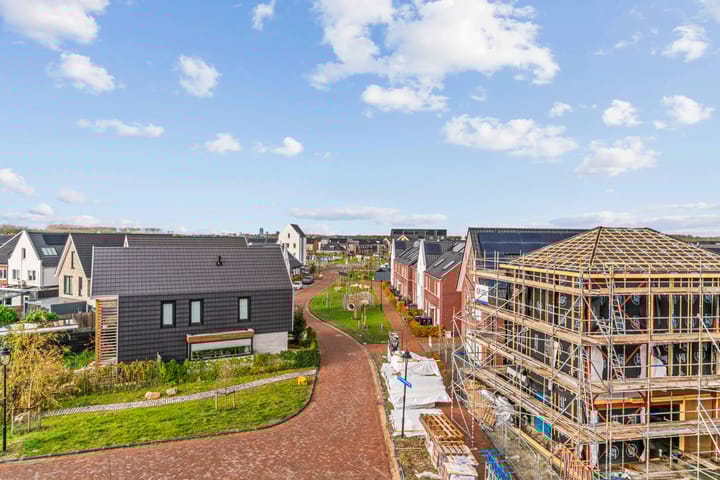 Foto 32 van Robert Hofstadterstraat 42