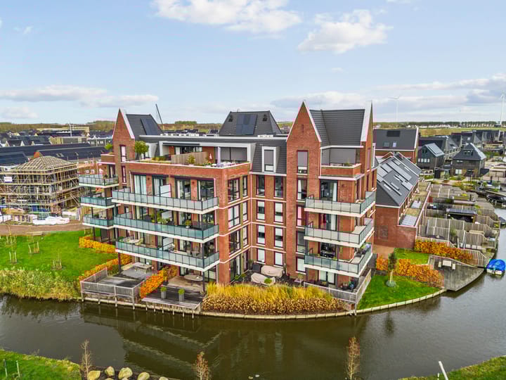 Foto 33 van Robert Hofstadterstraat 42