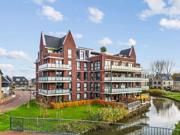 Foto 40 van Robert Hofstadterstraat 42