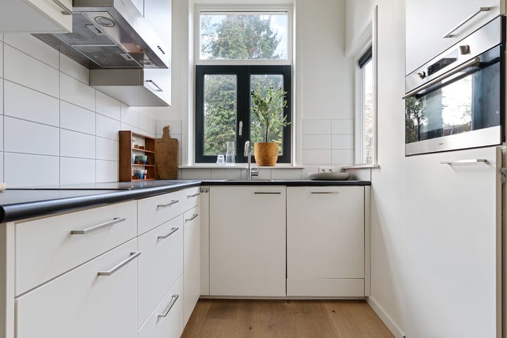 Photo 4 of Alexanderstraat 210-2