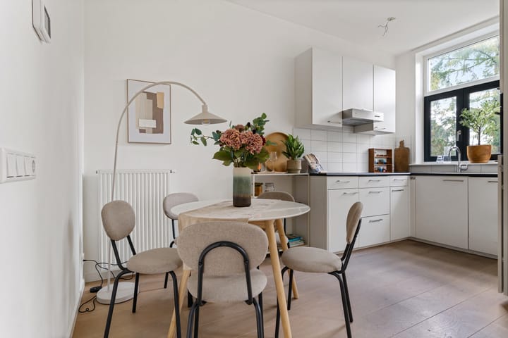 Photo 15 of Alexanderstraat 210-2