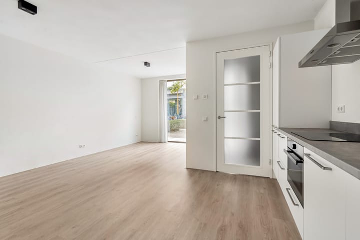 Foto 9 van Madridstraat 7