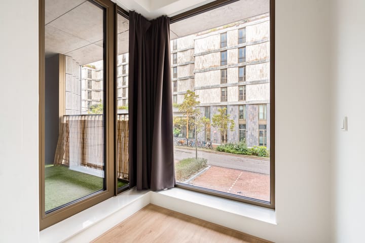 Foto 24 van Madridstraat 7