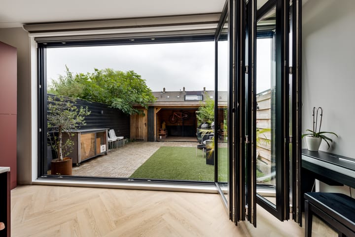 Foto 9 van Professor Van der Waalsstraat 50