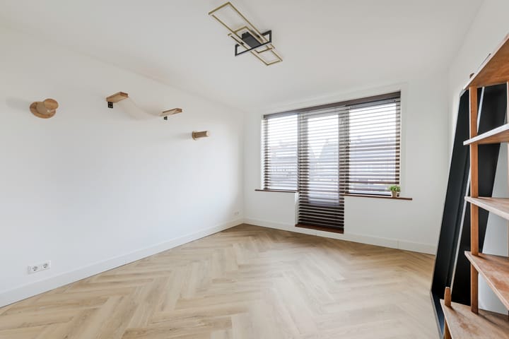 Foto 19 van Professor Van der Waalsstraat 50