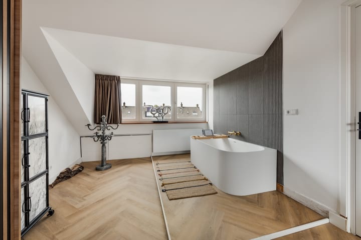 Foto 30 van Professor Van der Waalsstraat 50