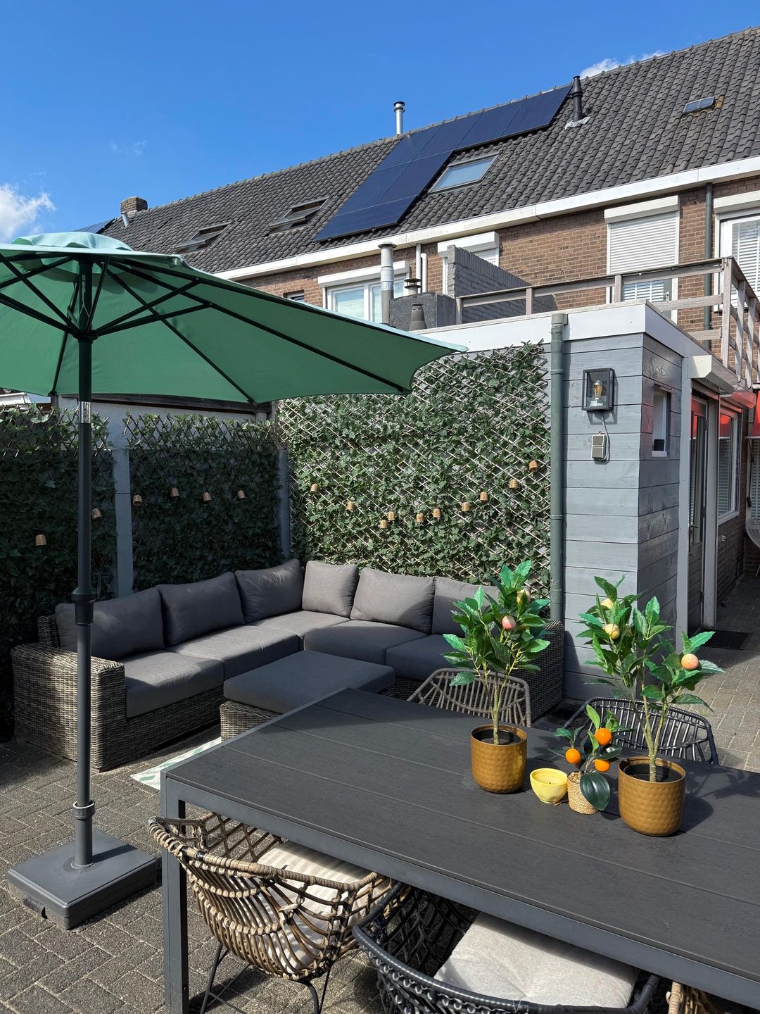 Photo 43 of Van Meterenstraat 12