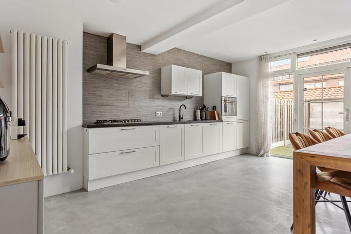 Photo 12 of Henriëtte Roland Holststraat 7