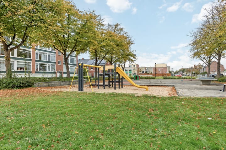 Photo 31 of Henriëtte Roland Holststraat 7