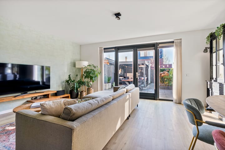 Photo 20 of Frits Zernikestraat 3