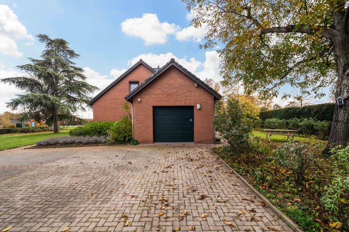 Foto 45 van Maaseikerweg 202