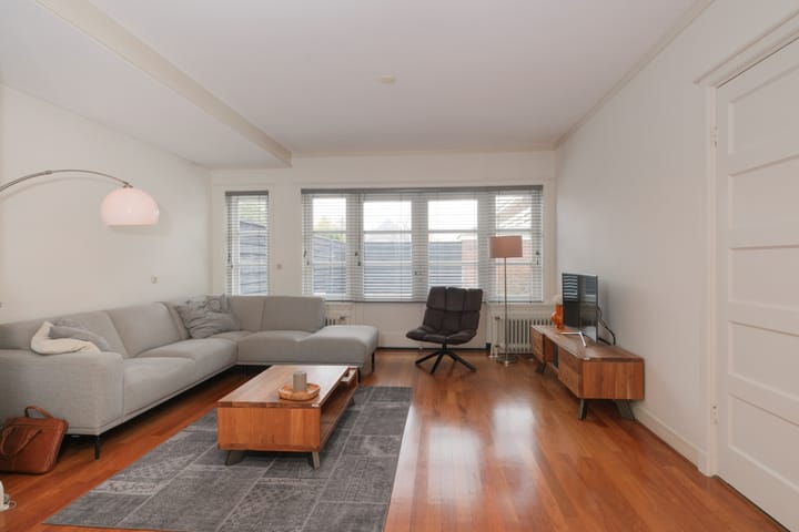 Photo 11 of Begoniastraat 11