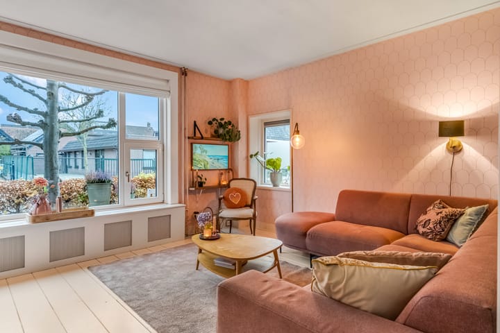 Photo 8 of Middenstraat 48-A