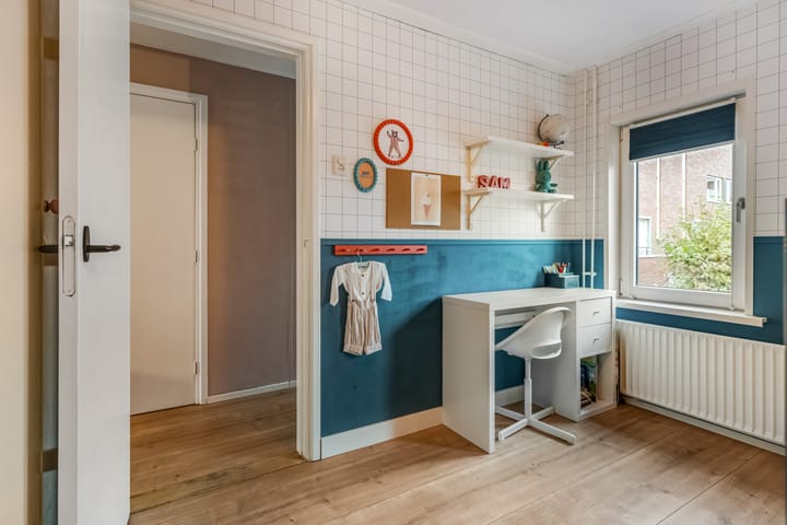 Photo 32 of Middenstraat 48-A