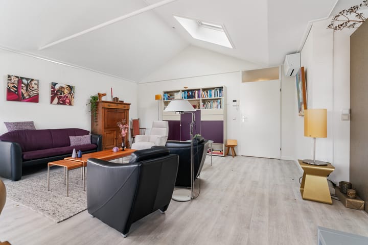 Foto 13 van Dorpsplein 84