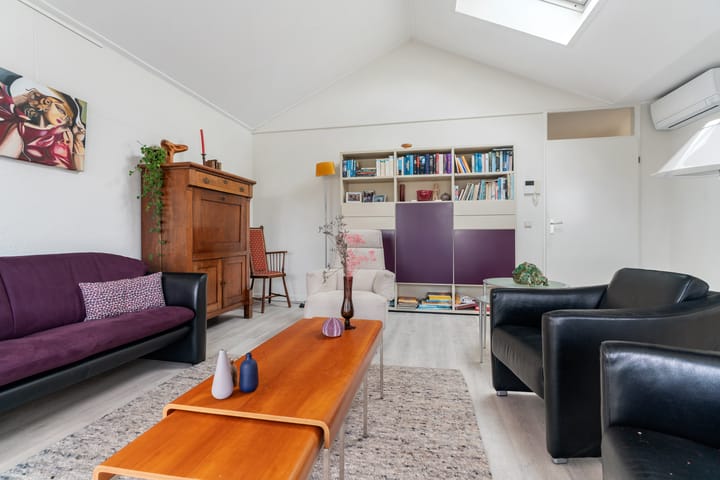 Foto 12 van Dorpsplein 84