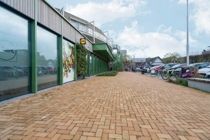 Foto 36 van Dorpsplein 84