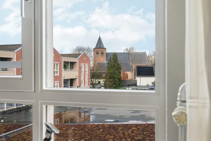 Foto 5 van Dorpsplein 84